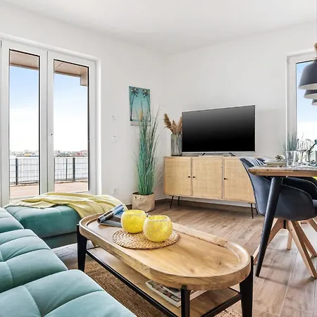 Surfers Lounge Daire Olpenitz