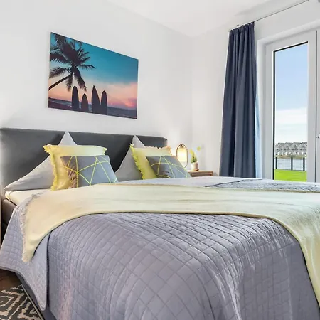 Daire Surfers Lounge *